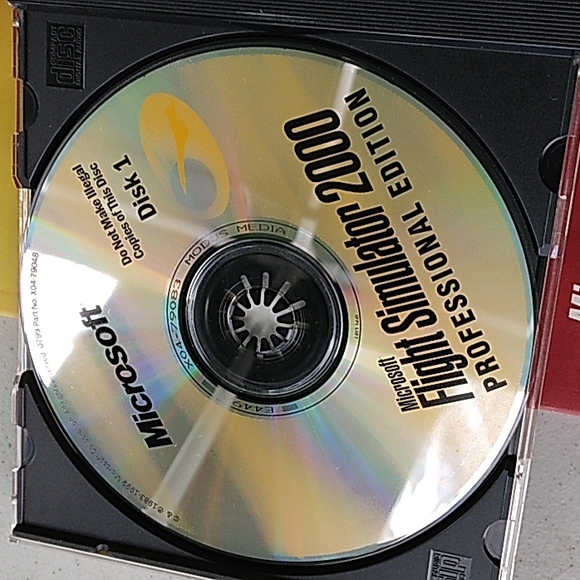 Vintage Microsoft Flight Simulator 2000 PC software - Picture 2 of 5
